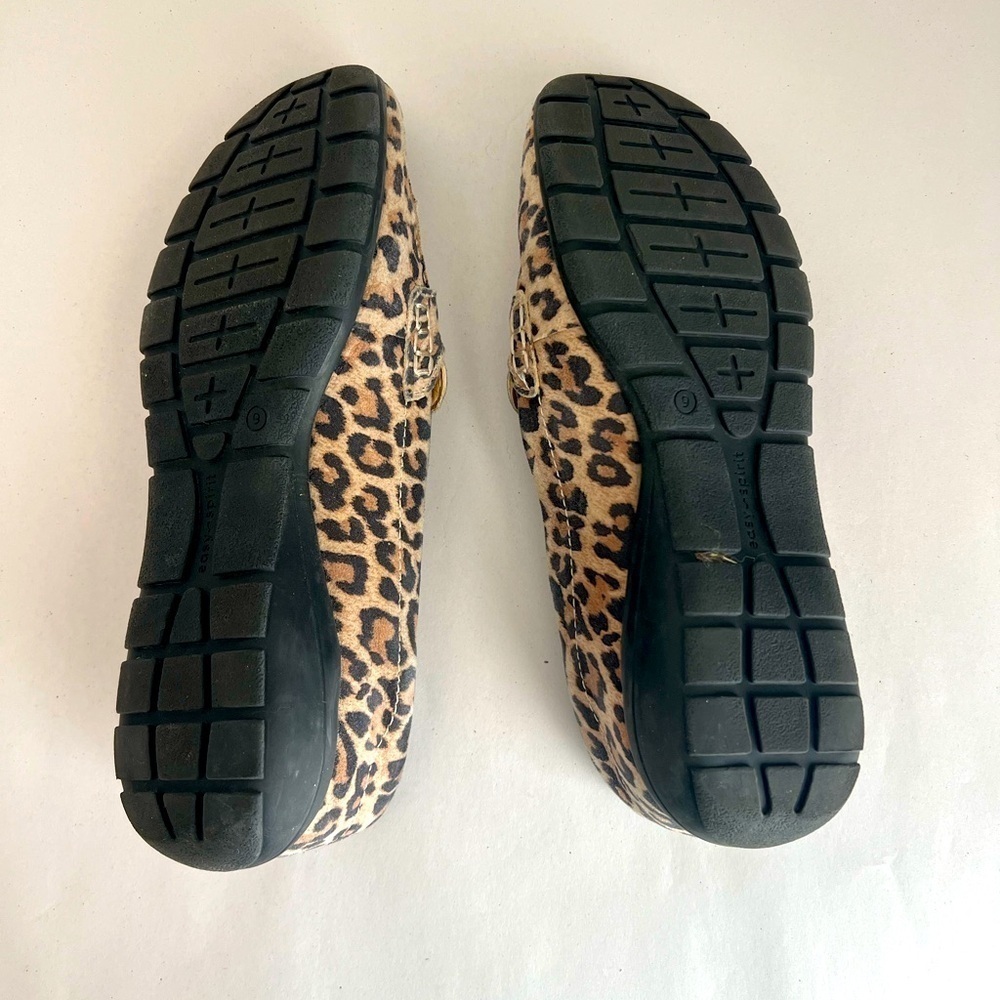 Easy Spirit Leopard-Print Slip-On Loafers with Gold Hardware - Picture 5 of 8